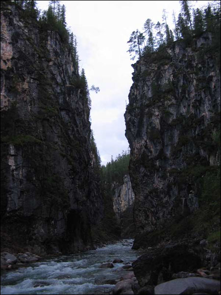 Отчет о водном туристском походе шестой категории сложности по Восточному Саяну, совершённом группой туристов города Москвы и Московской области в период с 25 июля по 19 августа 2006 года